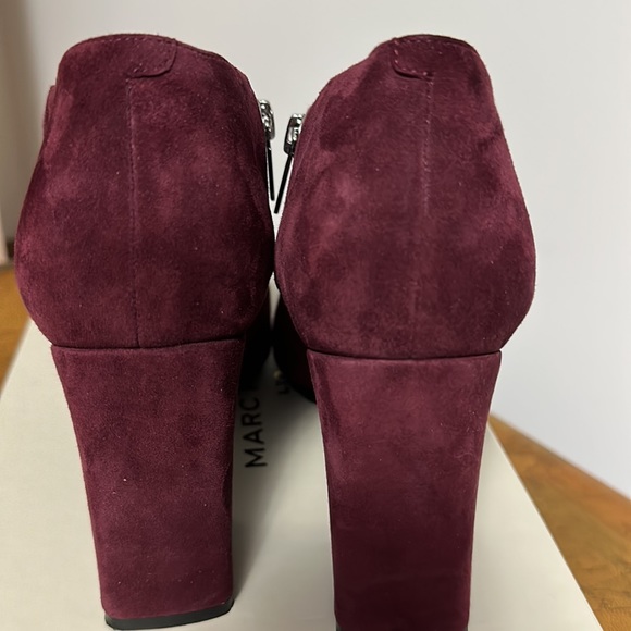 EUC MARC FISHER WOMEN SIZE 9.5 genuine burgundy suede bootie with zipper - Picture 6 of 11